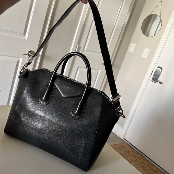 Givenchy Medium Antigona Bag | Black Leather 💘 - Picture 9 of 13